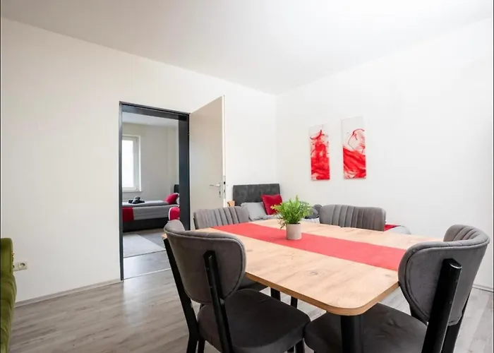 Livemore24 - 2 In West 24-7 Check-in Herten